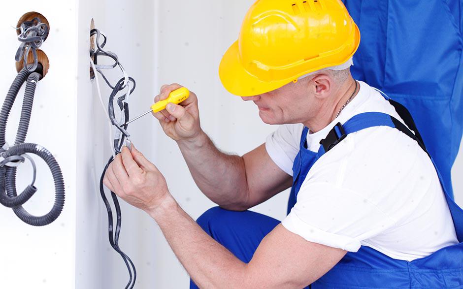 je recherche un électricien Meaux
